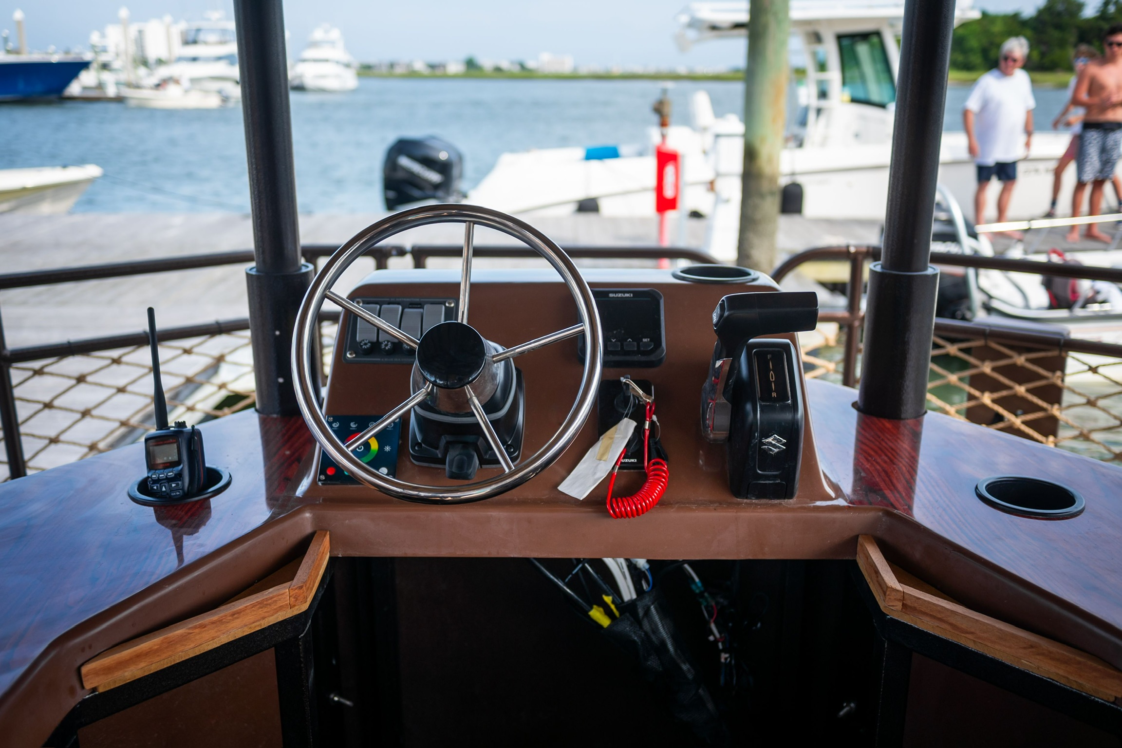 TourCraft Tiki 32 helm station and controls